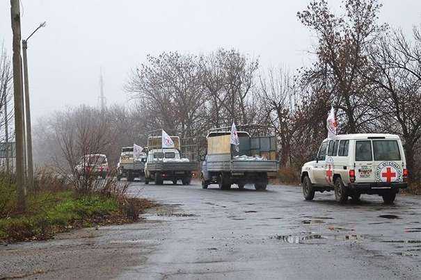 Червоний Хрест направив на Донбас нову партію гуманітарної допомоги