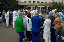 Чому медики київської лікарні вийшли на протест. Інтерв’ю з головним лікарем 