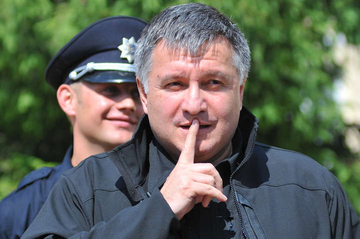 «Зарубайте собі це на носі»: Аваков заявив, що президент і міністр не керують слідством