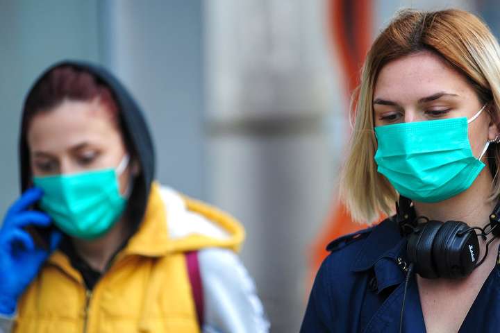 Нова хвиля коронавірусу небезпечна для молоді, – міністр охорони здоров’я Франції