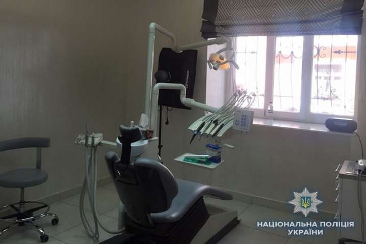 У Києві судитимуть стоматолога, в кабінеті якого померла пацієнтка