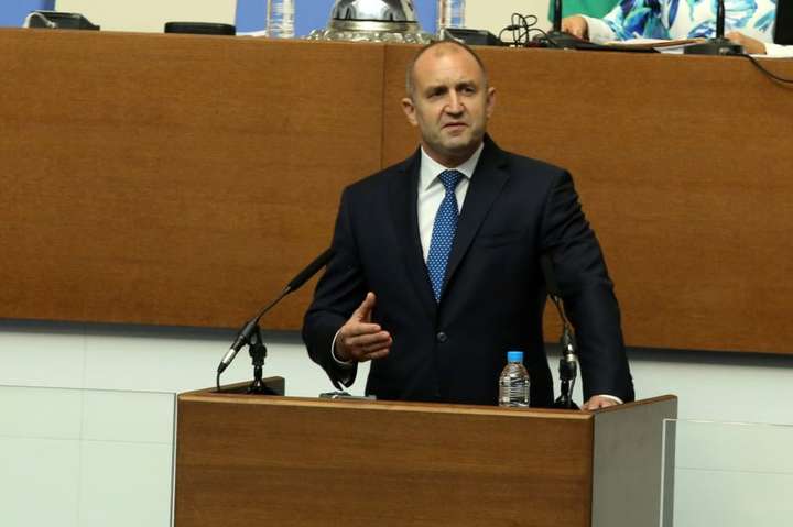 Президент Болгарії пішов на карантин після контакту з хворим на Covid-19