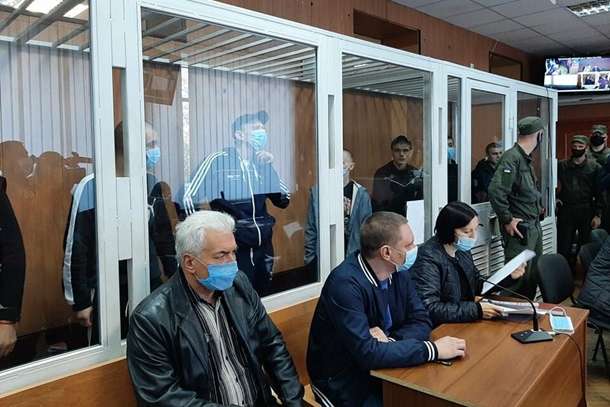 В Одесі на суді сім ув'язнених порізали вени