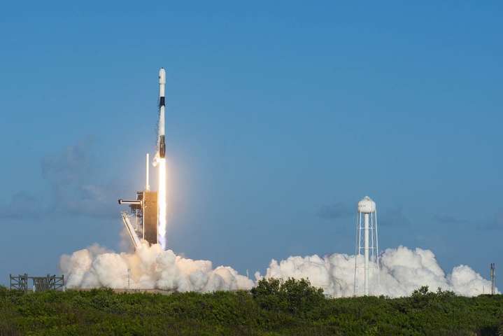 SpaceX запустила на орбіту ще 60 супутників Starlink: відео