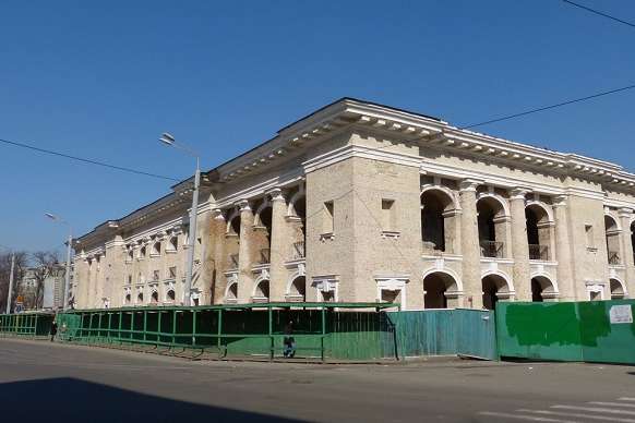 Суд зобов’язав Фонд держмайна провести протиаварійні роботи на будівлі Гостиного двору