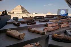 Археологи знайшли у Єгипті понад сотню стародавніх саркофагів