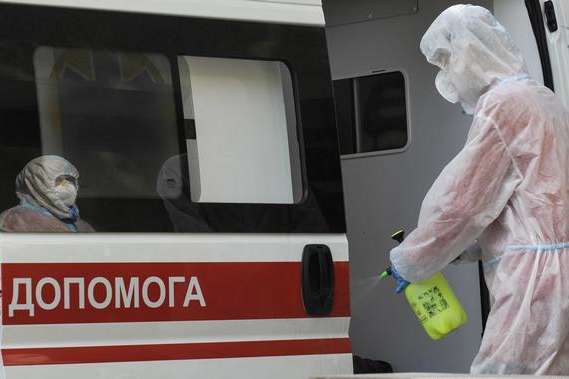 Covid-19 в Україні: за добу захворіли майже 12 тисяч людей 