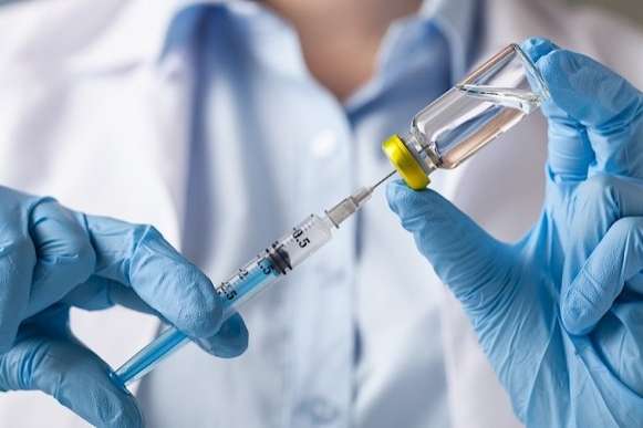 Ще одна вакцина від коронавірусу проходить затвердження у ЄС