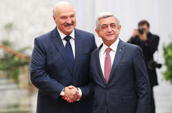 «Алієв дасть тобі 5 млрд доларів за Карабах». У мережу злили розмову лідерів Вірменії та Білорусі