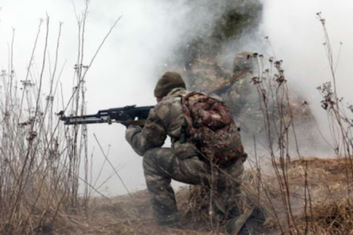 Окупанти на Донбасі сім разів обстрілювали українські позиції з усіх видів зброї