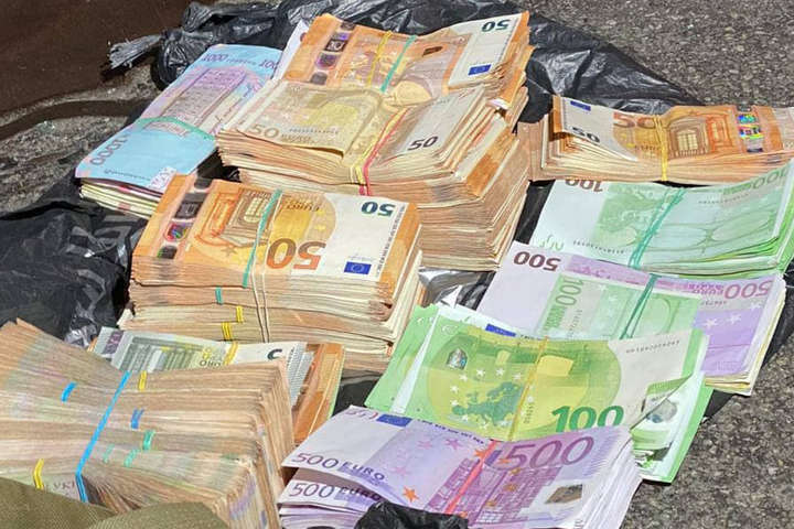 У Києві судитимуть бандитів, що відібрали у підприємця 5 млн грн (фото)