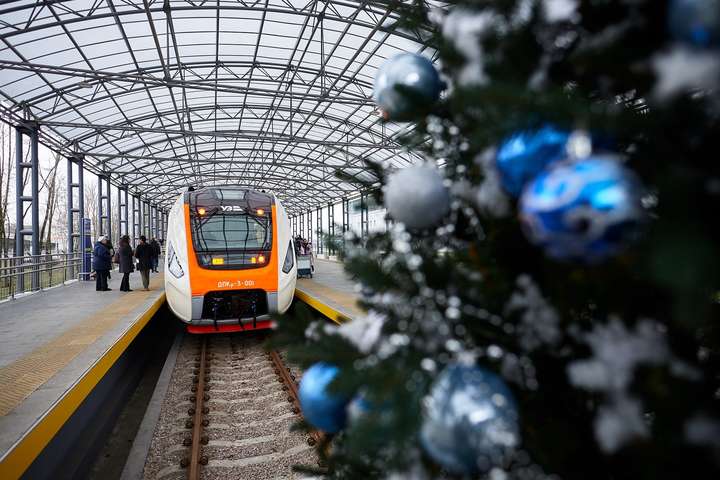 Укрзалізниця назвала кількість українців, які зустріли новорічні свята у потязі