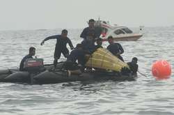 Влада Індонезії заявила, що знайшла рештки тіл, речі та уламки літака Sriwajaya Air (фото)