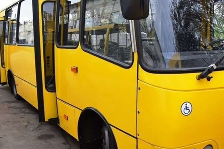 У Тернополі з маршрутки випала 85-річна пасажирка