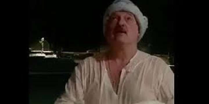 Лукашенко в нічній сорочці теж пірнув в ополонку (відео)