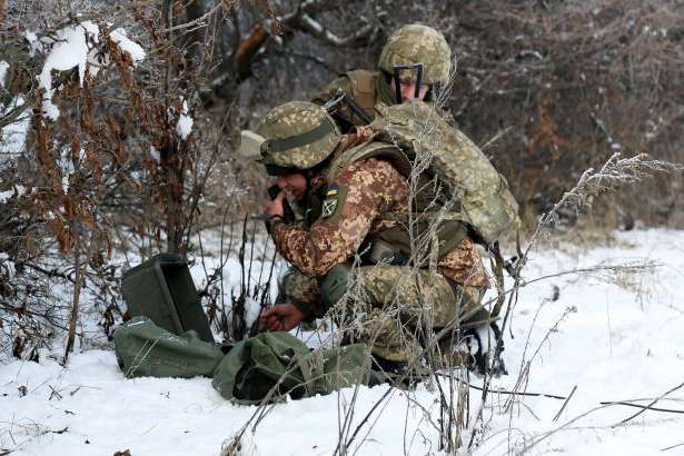 Серйозні втрати на Донбасі: двоє українських солдат загинули під Марʼїнкою