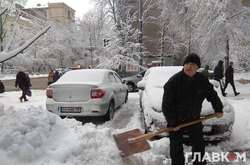 На Україну насуваються снігопади і 22-градусні морози: прогноз погоди на неділю
