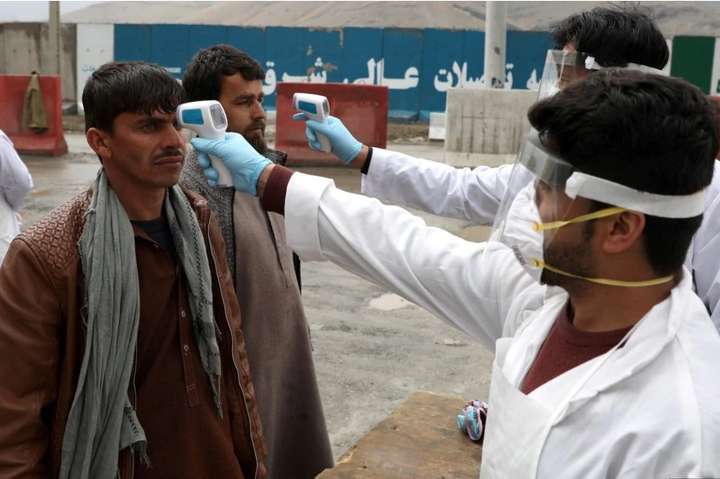 Афганістан отримав вакцину від коронавірусу раніше за Україну
