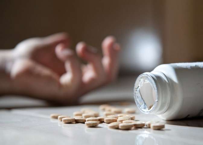 «Випий 40 таблеток і подивись, що буде». Поліція розкрила деталі смерті семикласниці на Київщині 