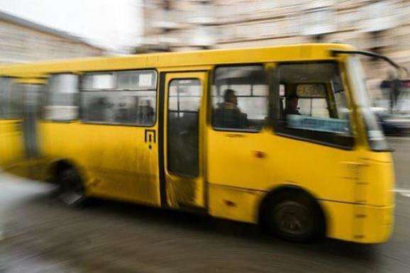 У київських маршрутках подорожчає проїзд: коли й на скільки 
