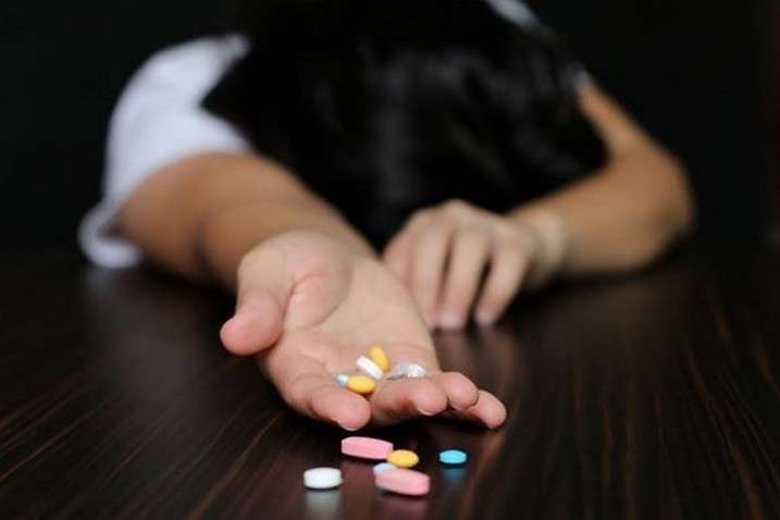 Хвиля підліткових отруєнь: у Луцьку 13-річна школярка наковталася таблеток