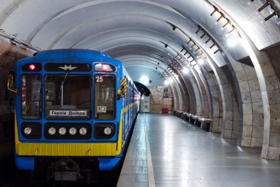 Через матч «Шахтар» – «Десна» київське метро внесе зміни у робочий графік 