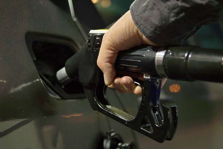 В Україні змінилися ціни на бензин та дизельне паливо: свіжі дані з АЗС