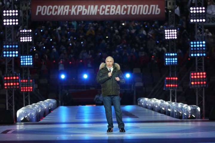 Путін влаштував у Москві масштабне святкування роковин окупації Криму (фото)