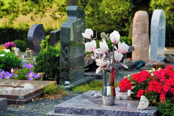 Київські кладовища готуються до поминальних днів: що заплановано