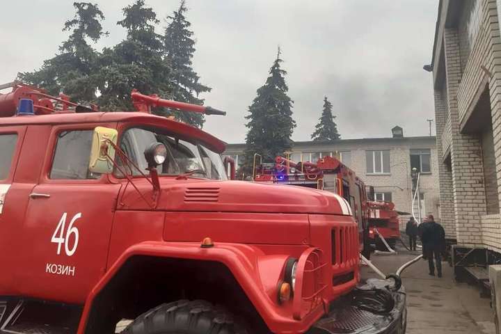 На Київщині горів дитсадок «Альонушка»: евакуйовано півтори сотні осіб
