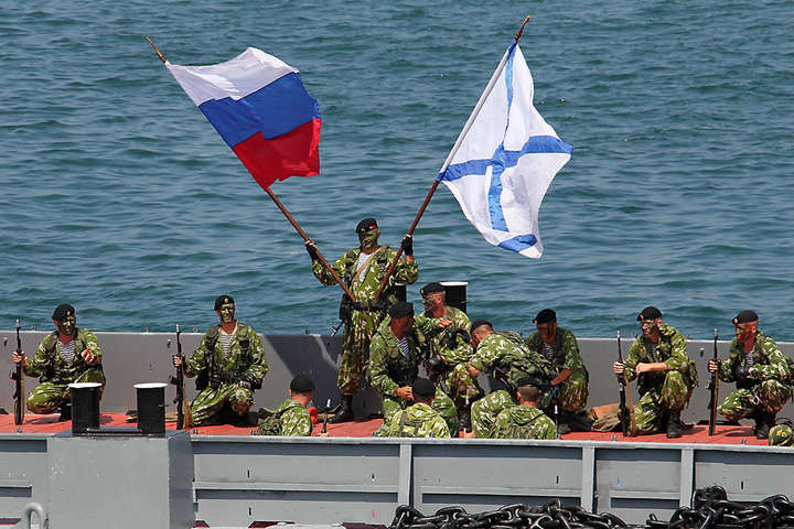 Російський флот в окупованому Криму відпрацьовує наступ