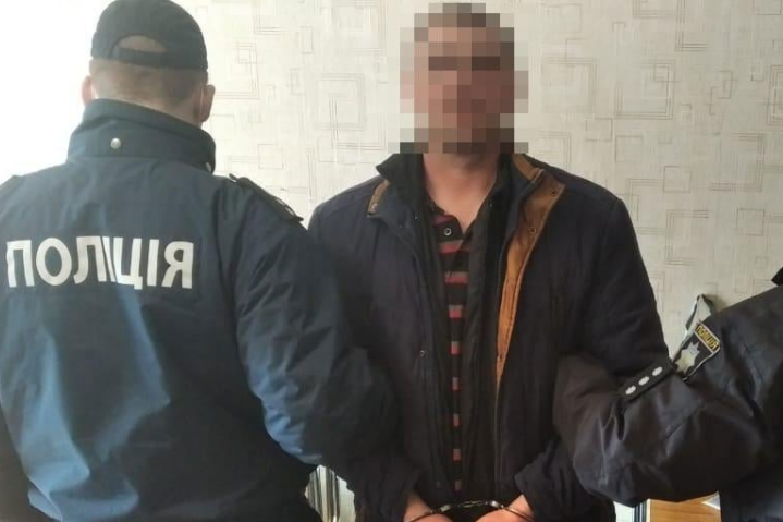 На Дніпропетровщині затримали чоловіка, який жорстоко вбив рідну тітку