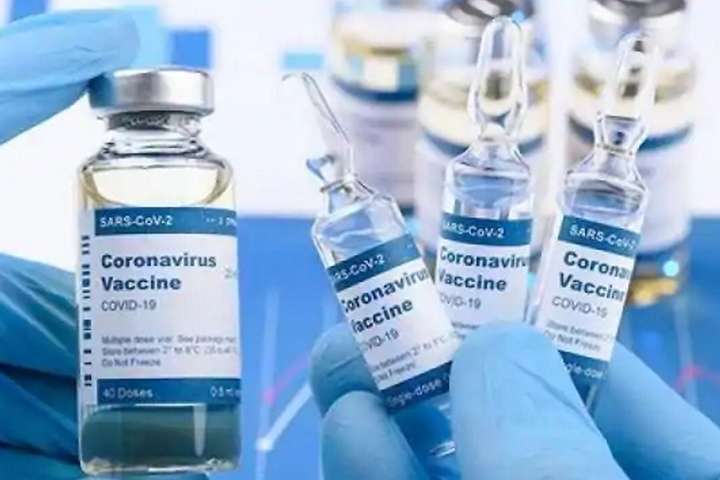 Кабмін оприлюднив план щеплення: скільки і яку вакцину отримають українці