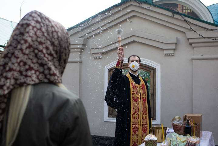 Київ запроваджує карантинні обмеження на Великдень. Вимоги до церков