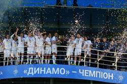 Луческу підкинули до стелі: з’явилося відео святкування перемоги «Динамо» в чемпіонаті України