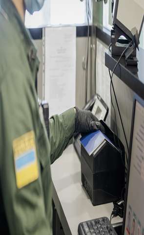 У «Борисполі» турок попався з фальшивим грецьким паспортом (фото)