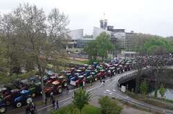 У Стразбурзі майже 1500 тракторів заблокували рух біля Європарламенту