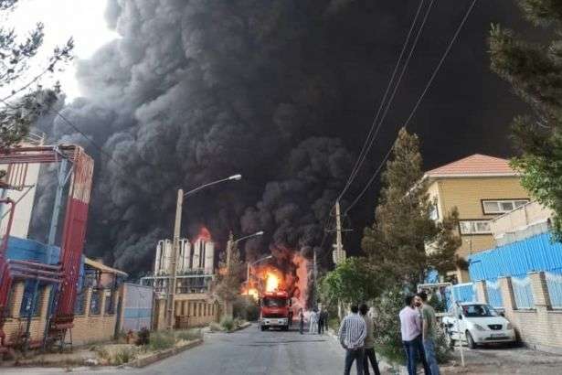 Потужний вибух на заводі в Ірані: є постраждалі, згоріла пожежна машина