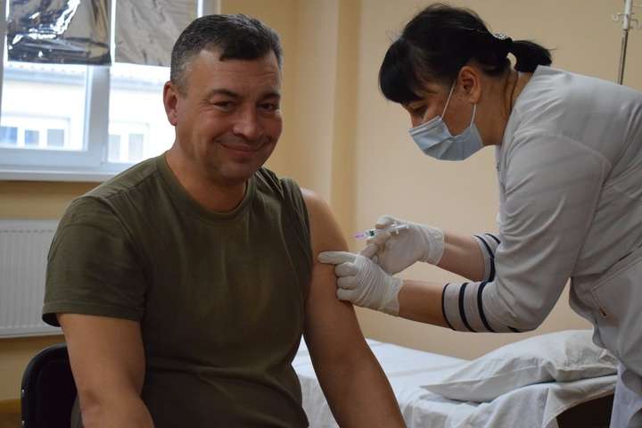 В Україні вчора вакцинували понад 24 тисячі людей