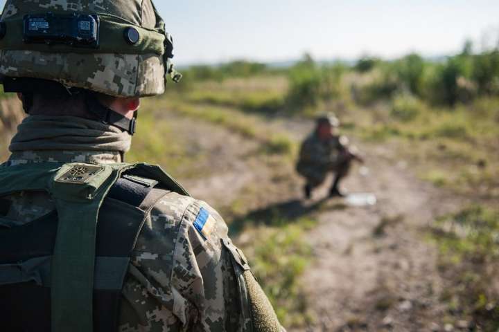 Вісім обстрілів за добу: бойовики на Донбасі гатили з мінометів та гранатометів
