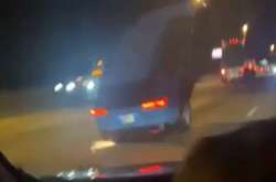 Кросовер зробив сальто на дорозі: відео курйозної аварії