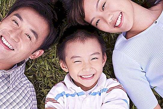 Китайська влада дозволила сім’ям мати трьох дітей