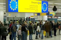 ЄС запроваджує нові правила ввезення готівки