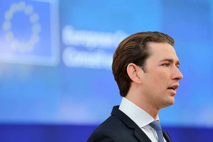 Справа про неправдиве свідчення може призвести до відставки канцлера Австрії
