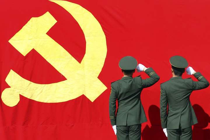 Китай погрожував Україні припинити постачання антиковідних вакцин, – Associated Press