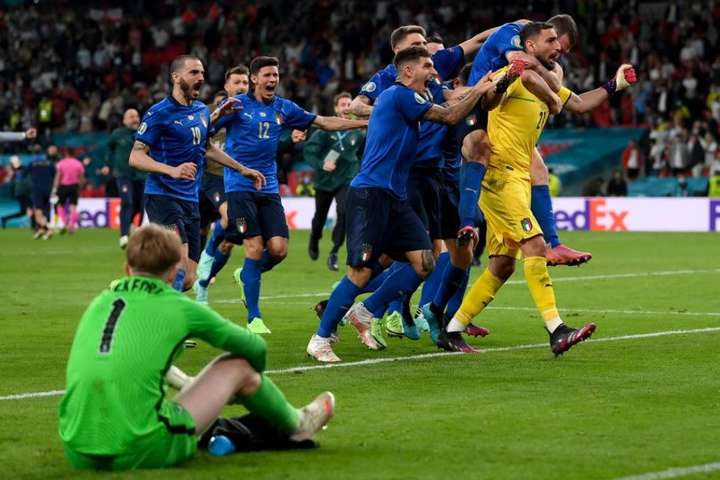 Італія в надзвичайному матчі з пенальті виграла чемпіонат Європи