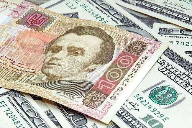 Гривня дещо зросла: курс валют на 15 липня 