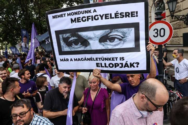 Шпигунський скандал в Угорщині: люди вийшли на протест проти уряду Орбана