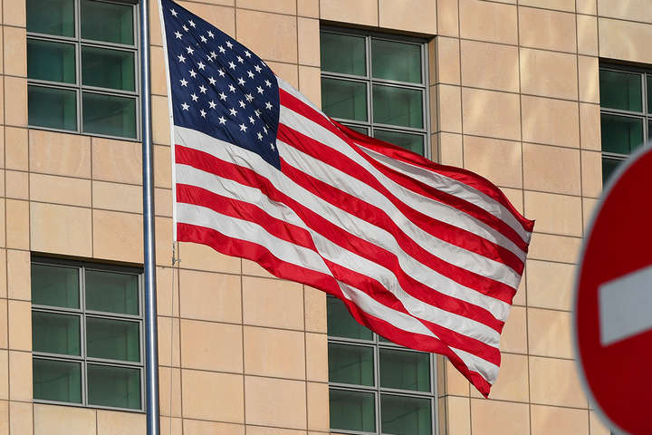 США звільнять 182 співробітників посольств у Росії