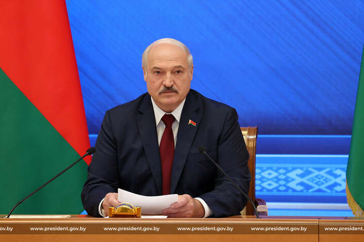Дипломатична війна: Лукашенко виманює українців у Білорусь (відео)